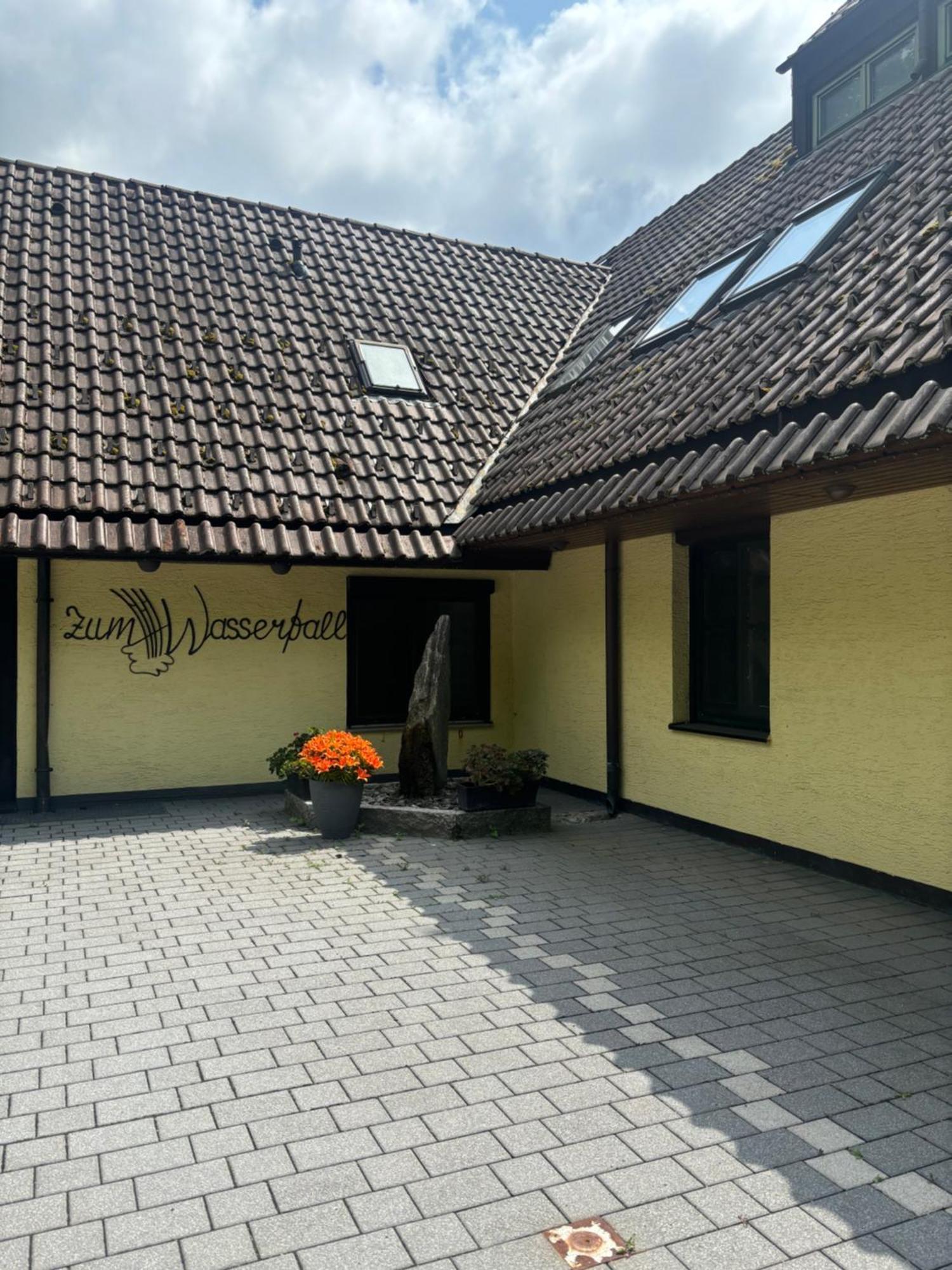 Hotel Zum Wasserfall Garni 3*